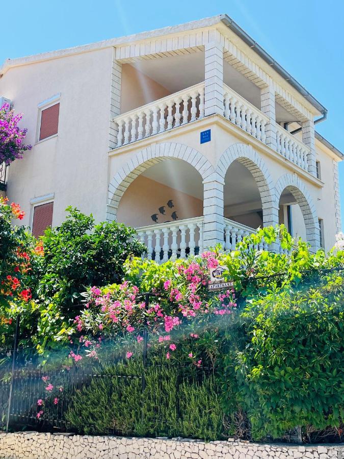 Apartmani Mate روغوزنيكا المظهر الخارجي الصورة